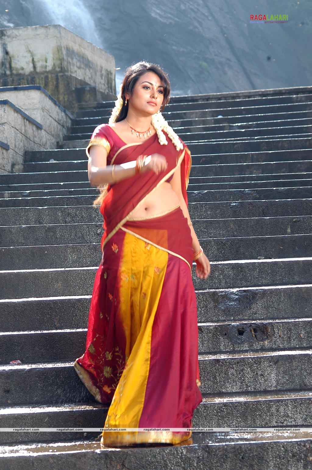 All Actress Thevidiya Whores Pure Saree Strip Pallu Drop Breasts Show Thru Blouse Xossip