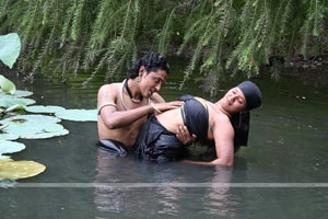 Hot Pics From Sarpayagam