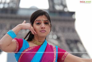 Keerthi Chawla Showing Armpits