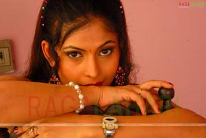 Saira Bhanu Hot Navel & Armpit Poses