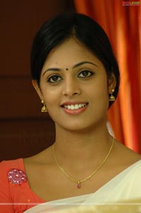 Sindhu Menon in Dhavani