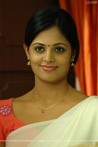 Sindhu Menon in Dhavani