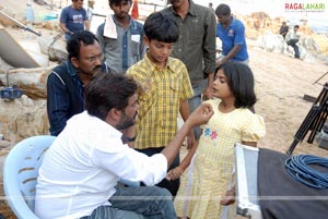 Bujjigadu (Prabhas, Trisha, Sanjana) Working Stills