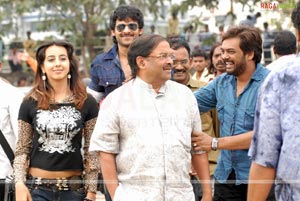 Bujjigadu (Prabhas, Trisha, Sanjana) Working Stills