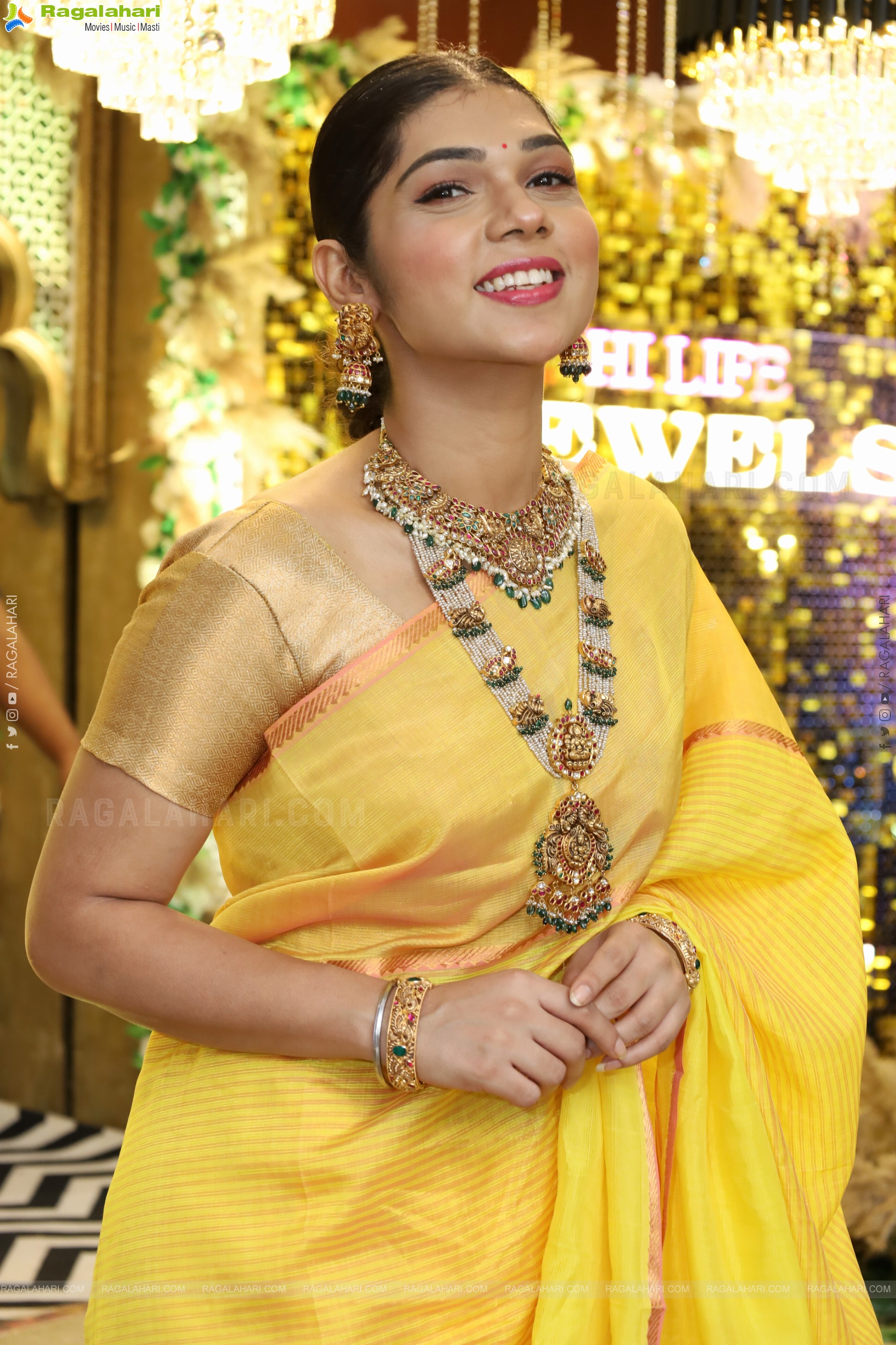 Anamika Tomar at Hi Life Jewels Launch, HD Gallery