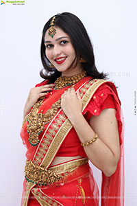 Anu Sree Reddy at Hi Life Curtain Raiser Event, HD Gallery