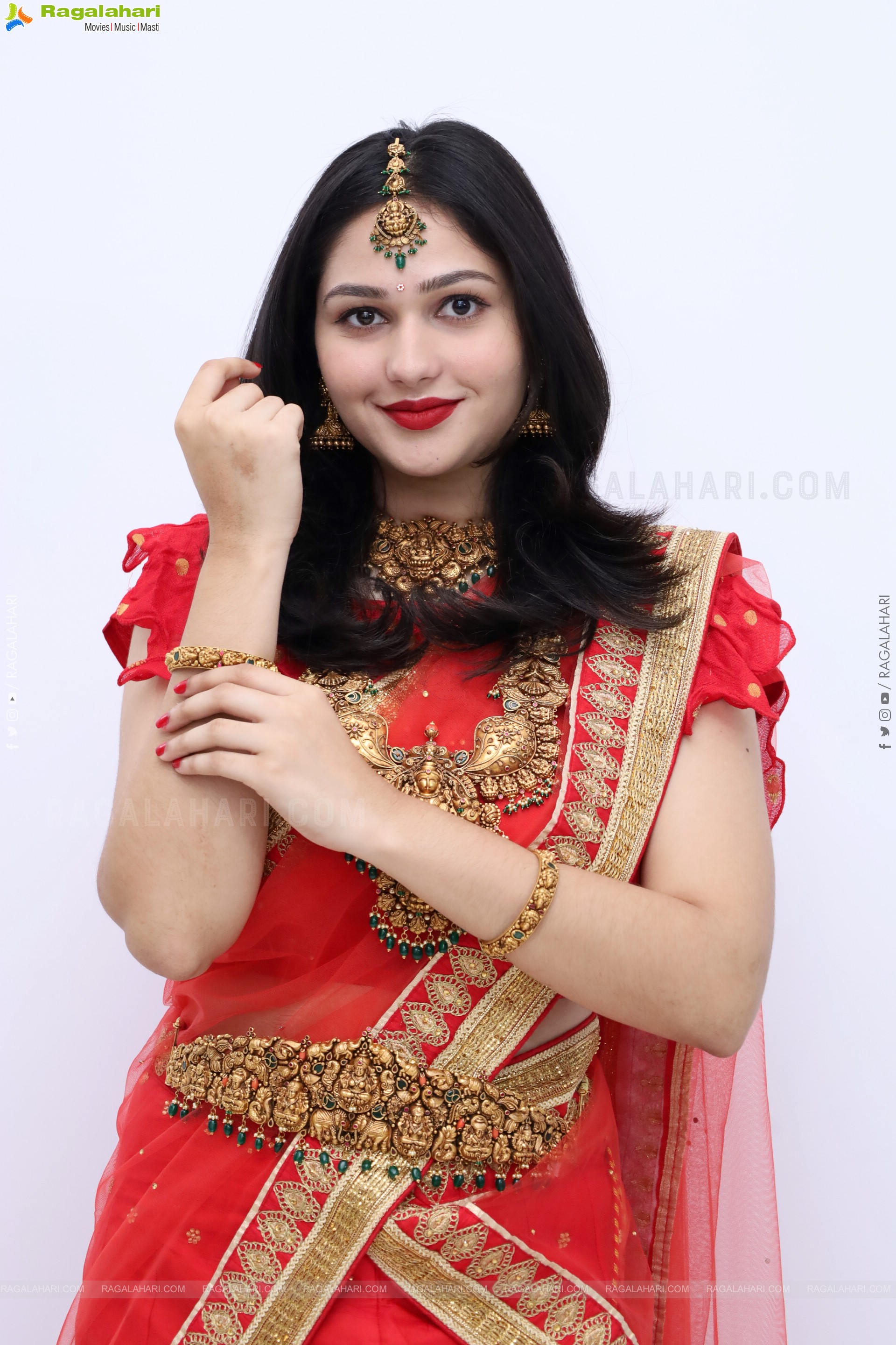 Anu Sree Reddy at Hi Life Curtain Raiser Event, HD Gallery