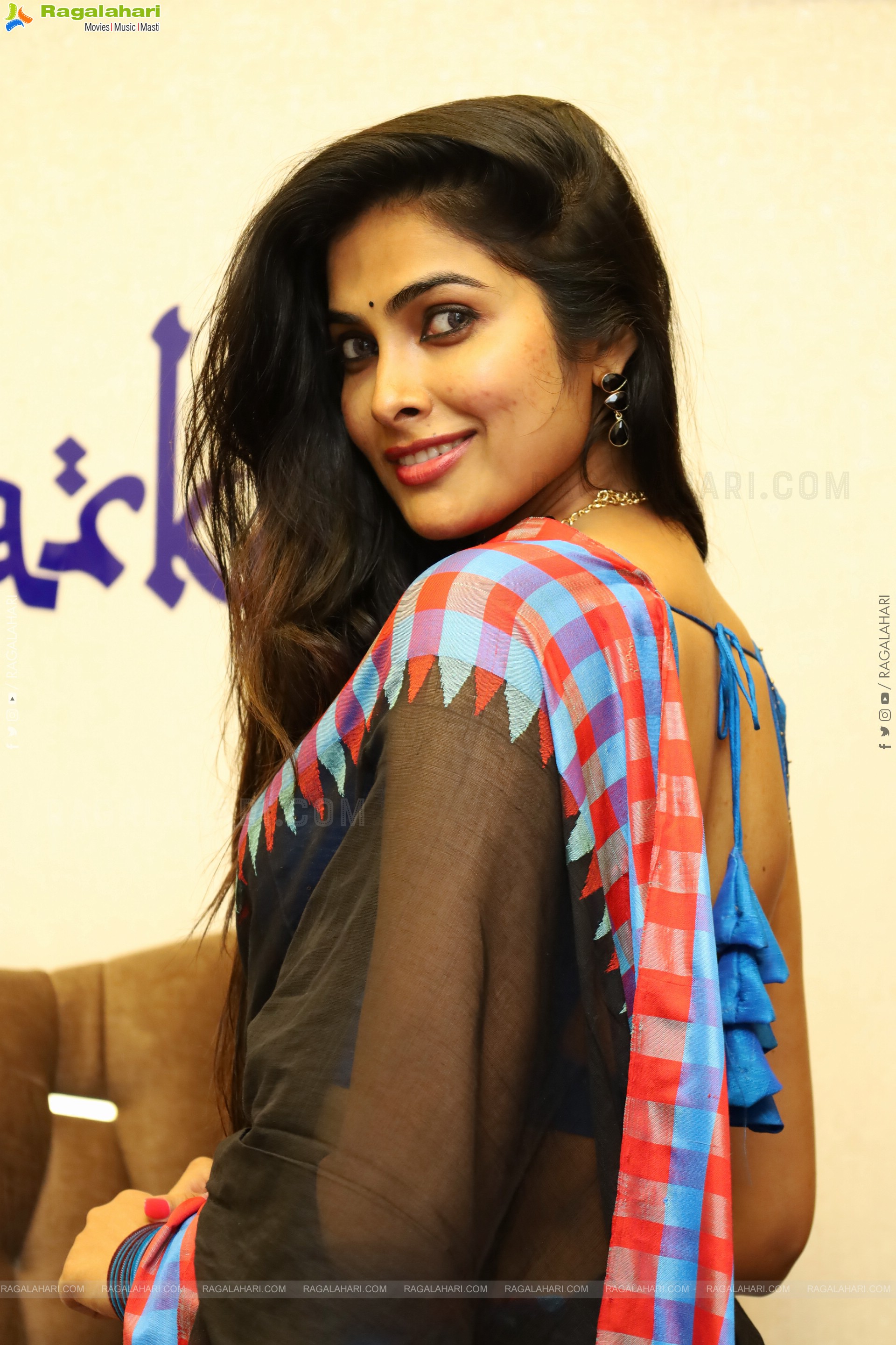 Divi Vadthya at Barkaas Indo Arabic Restaurant Launch, HD Gallery