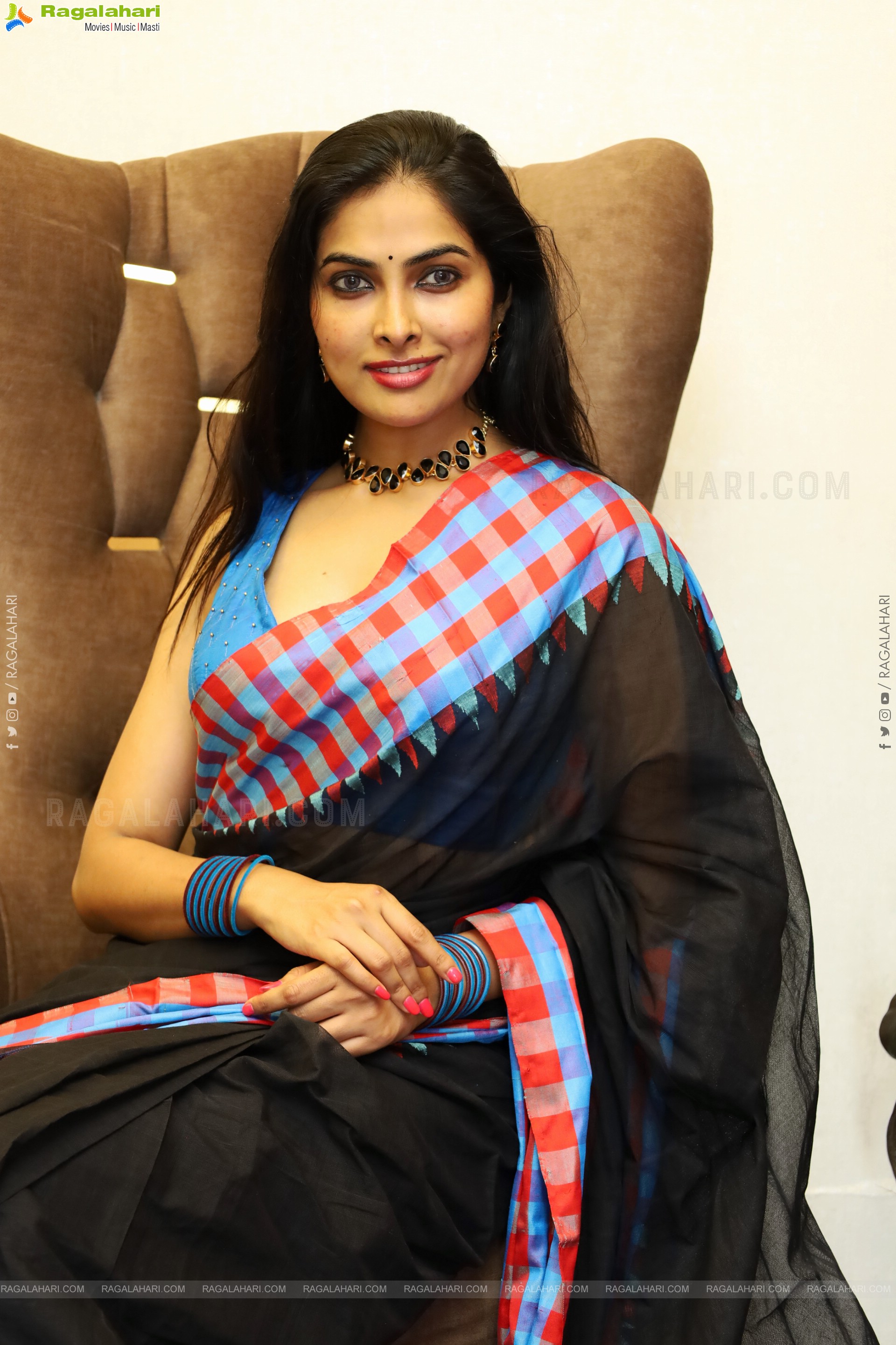 Divi Vadthya at Barkaas Indo Arabic Restaurant Launch, HD Gallery