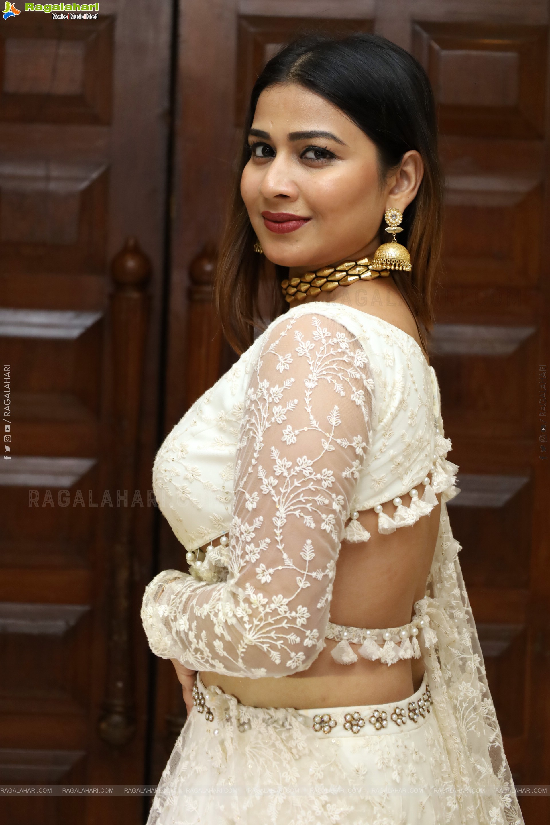 Inaya Sultan at Sutraa Exhibition, HD Gallery