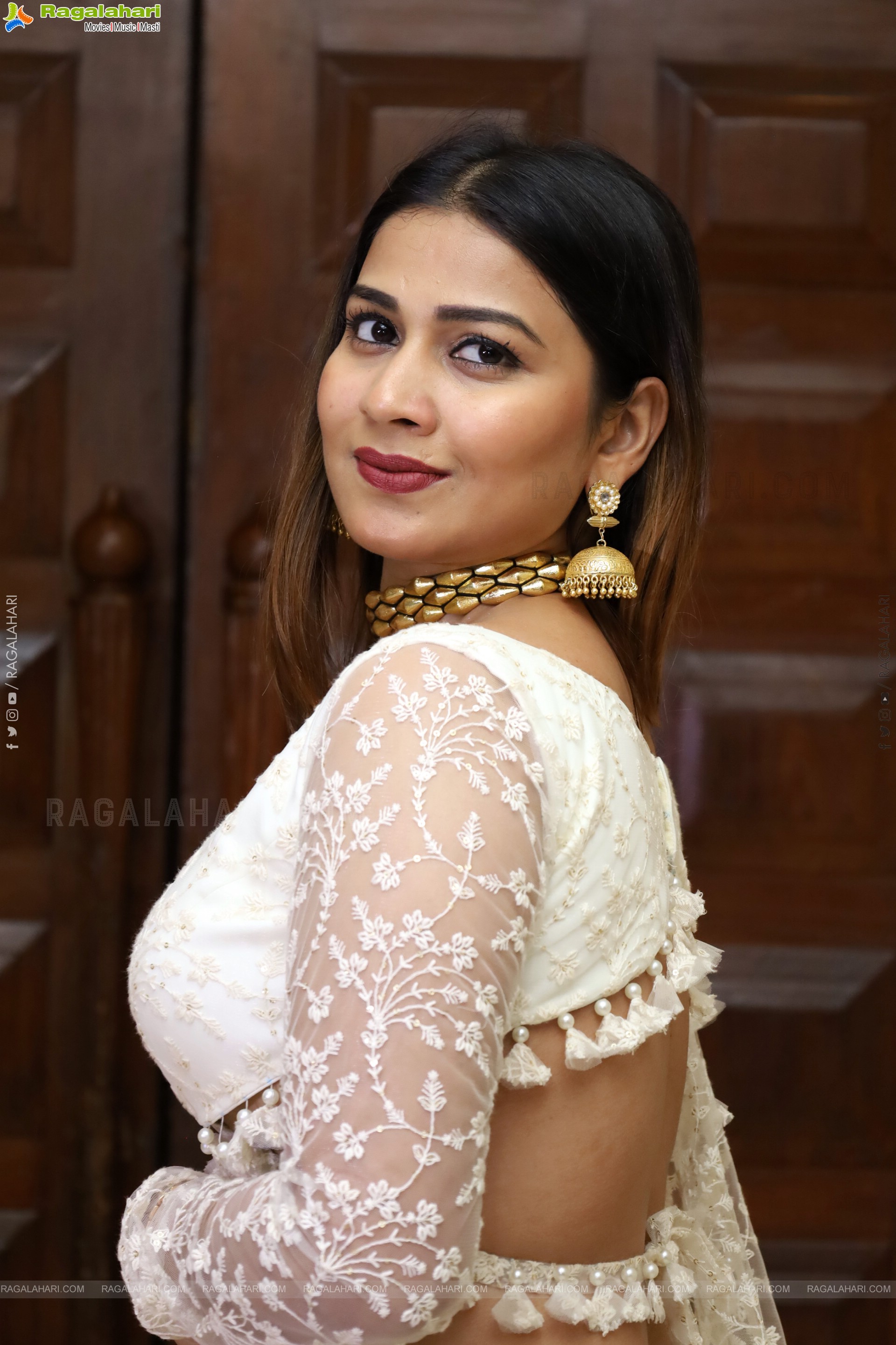 Inaya Sultan at Sutraa Exhibition, HD Gallery