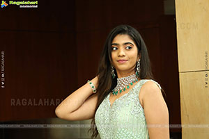 Nikita Choudary New Stills, HD Gallery