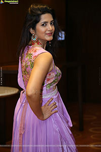 Pavani Gangireddy at Save The Tigers Pre Release Event