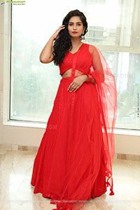 Pooja Reddy Bora at Sutraa Curtain Raiser Event, HD Gallery