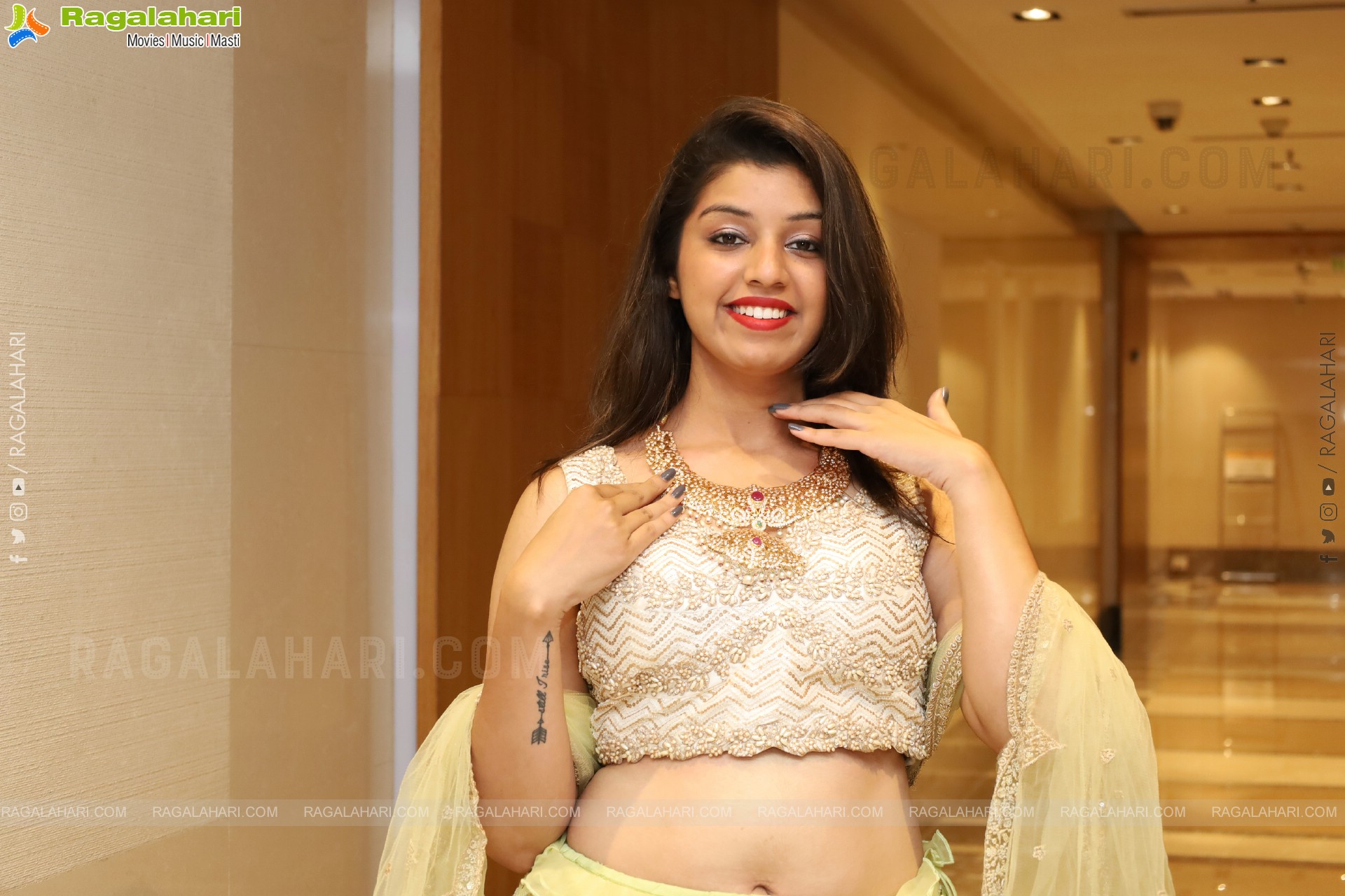 Shruthi Sharma at Hyd International Jewellery Show, HD Gallery