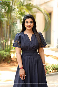 Aishwarya Rajesh at Dear Movie Pressmeet, HD Gallery