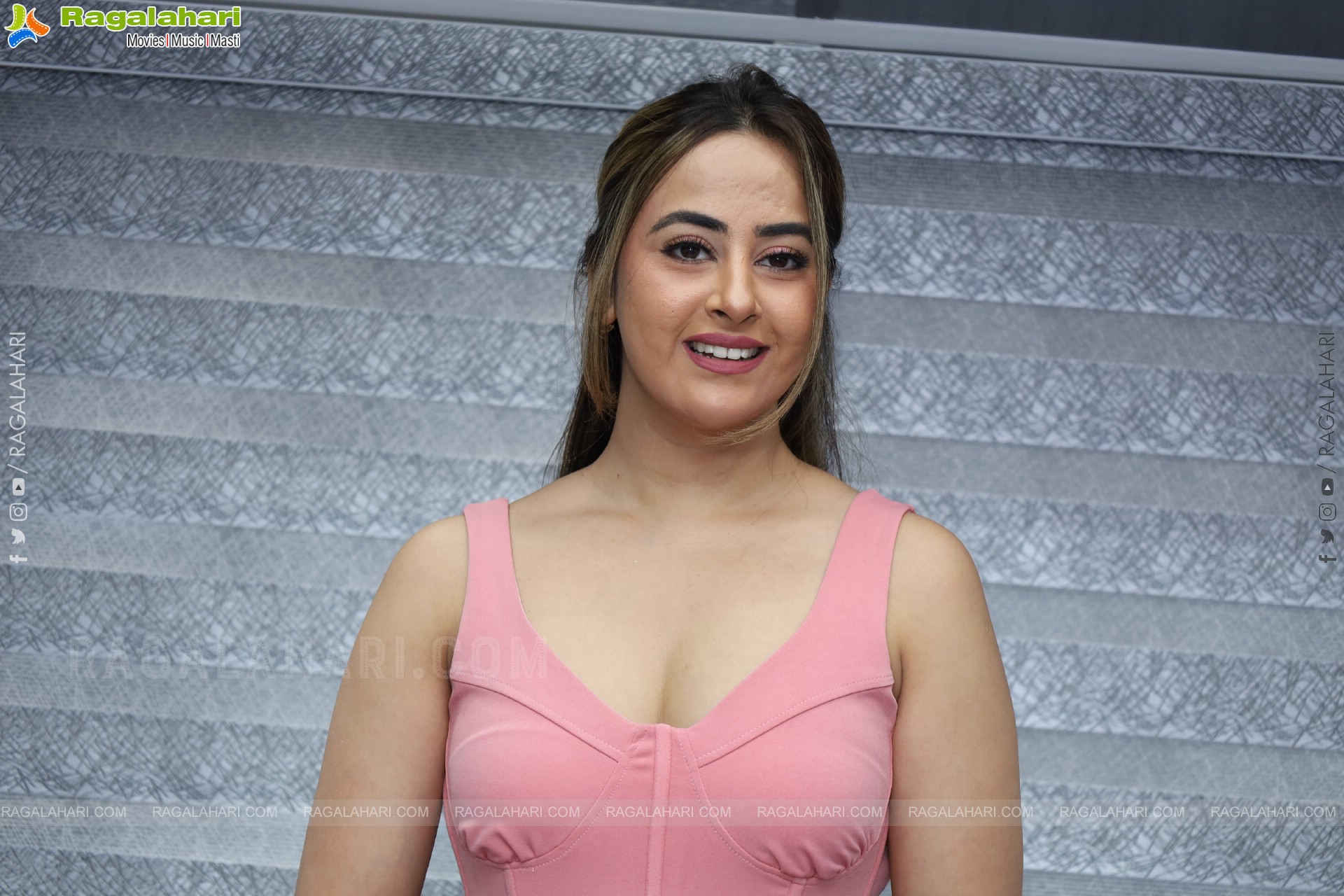 Amiksha Pawar Latest Stills, HD Gallery