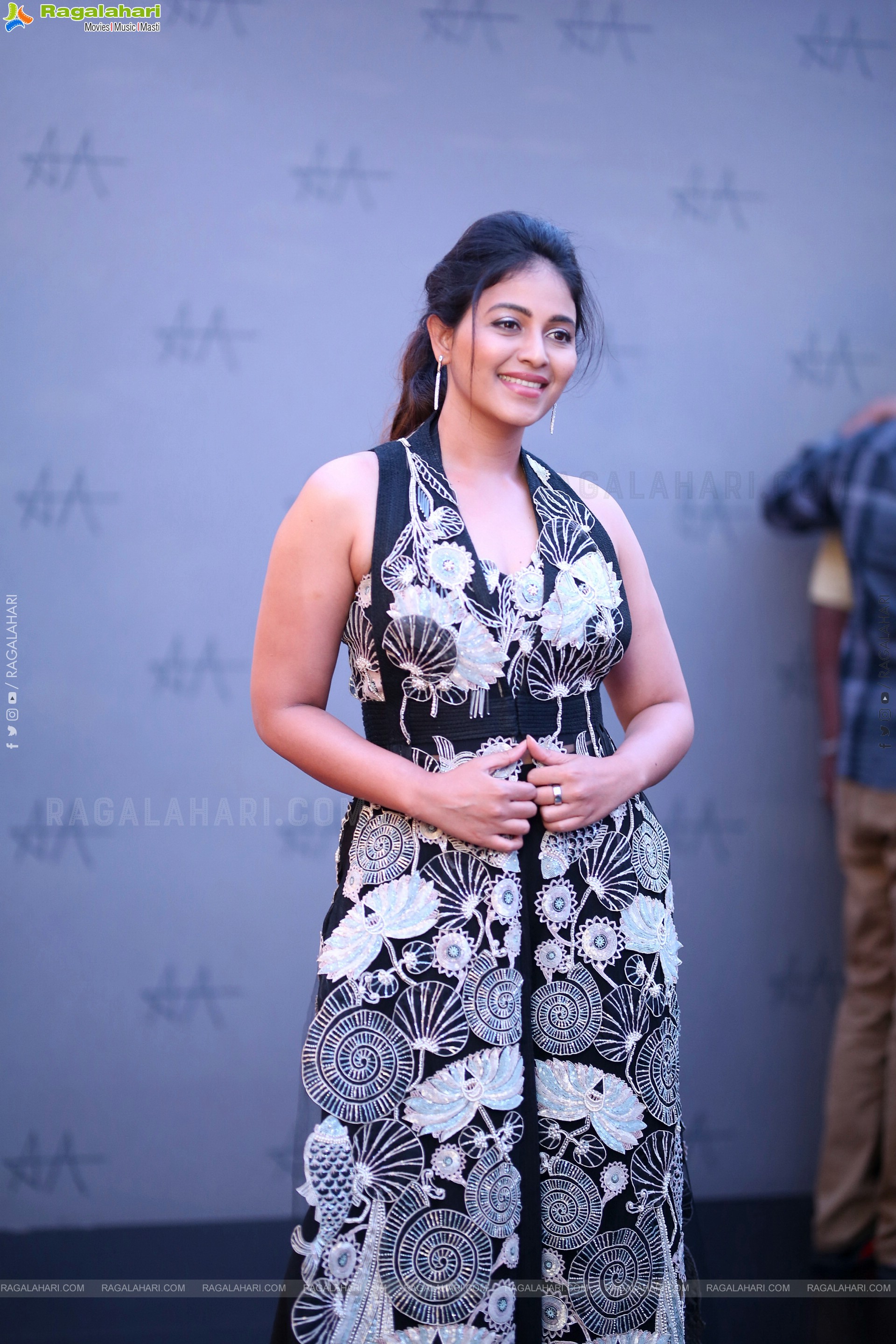 Anjali at Geethanjali Malli Vachindhi Trailer Launch, HD Gallery