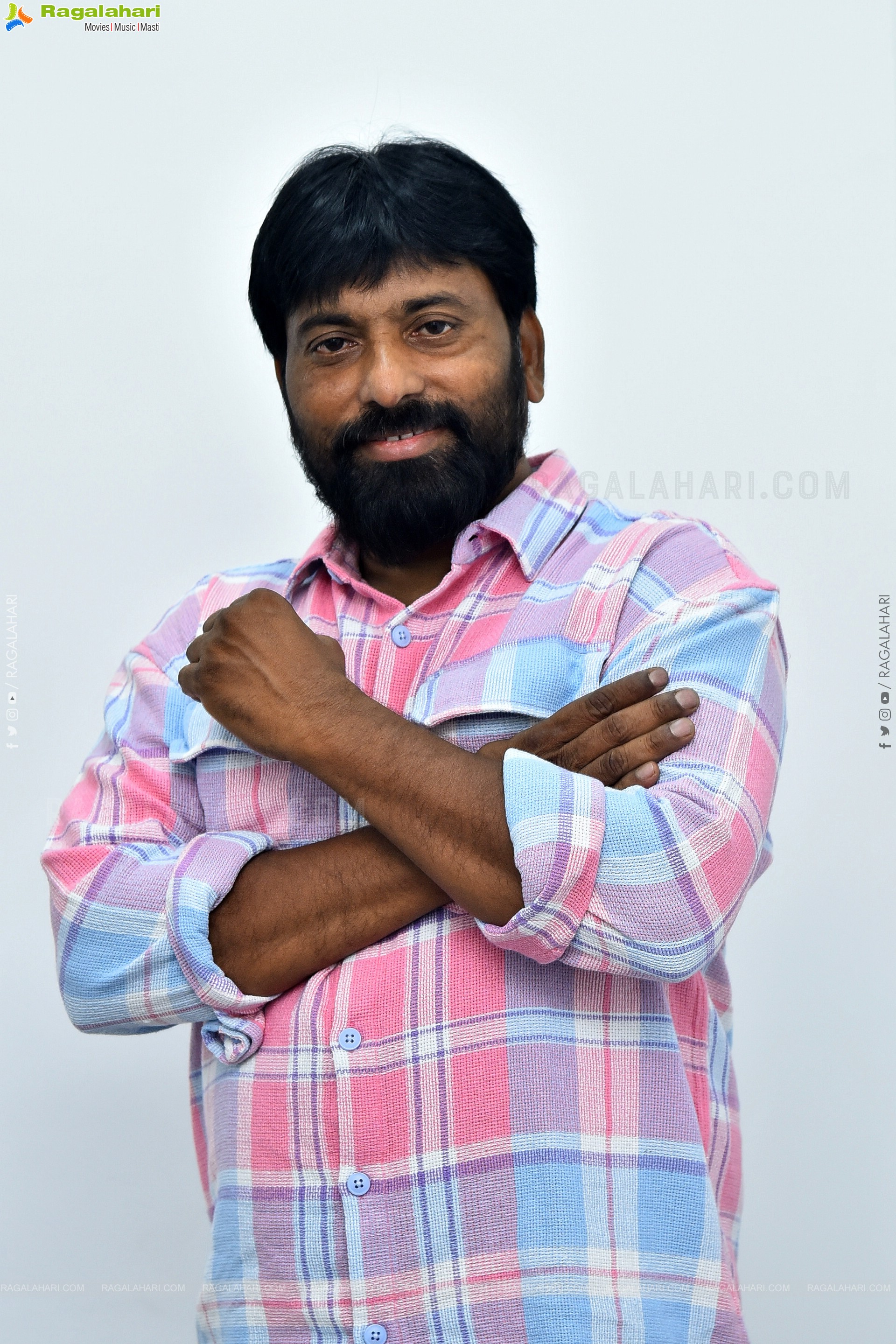 Director Malli Ankam at Aa Okkati Adakku Interview, HD Gallery