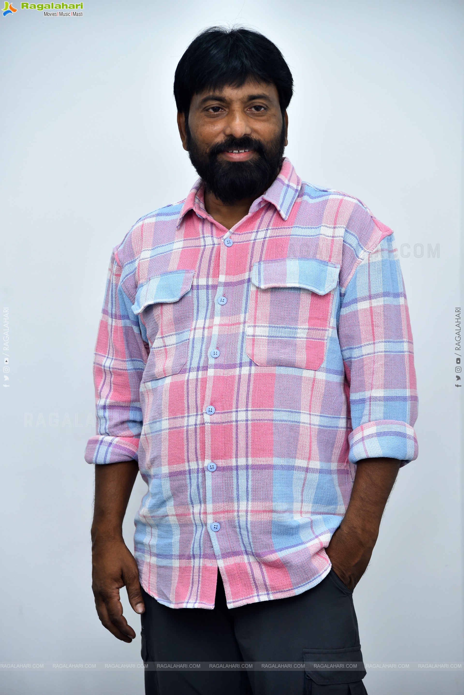 Director Malli Ankam at Aa Okkati Adakku Interview, HD Gallery