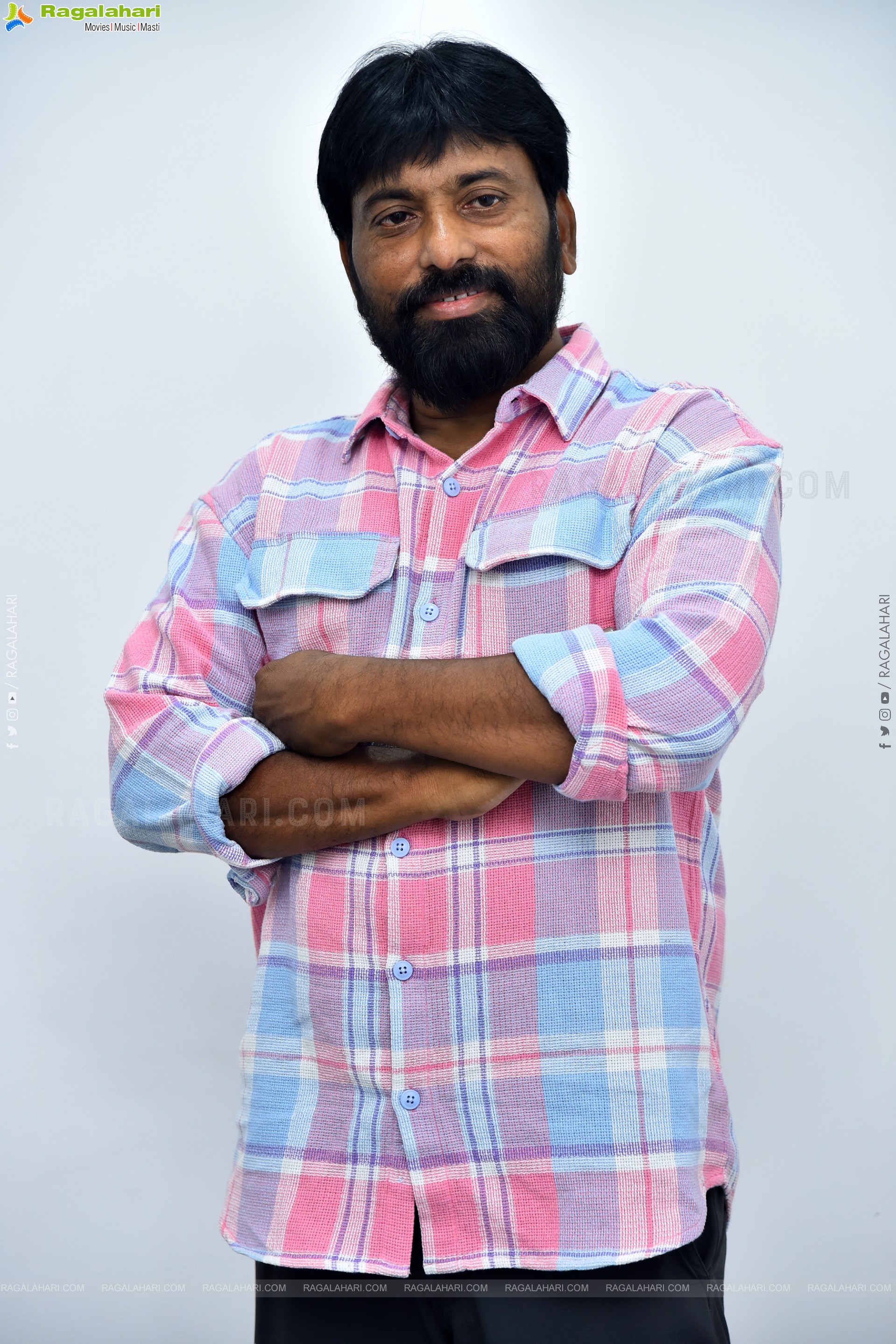 Director Malli Ankam at Aa Okkati Adakku Interview, HD Gallery