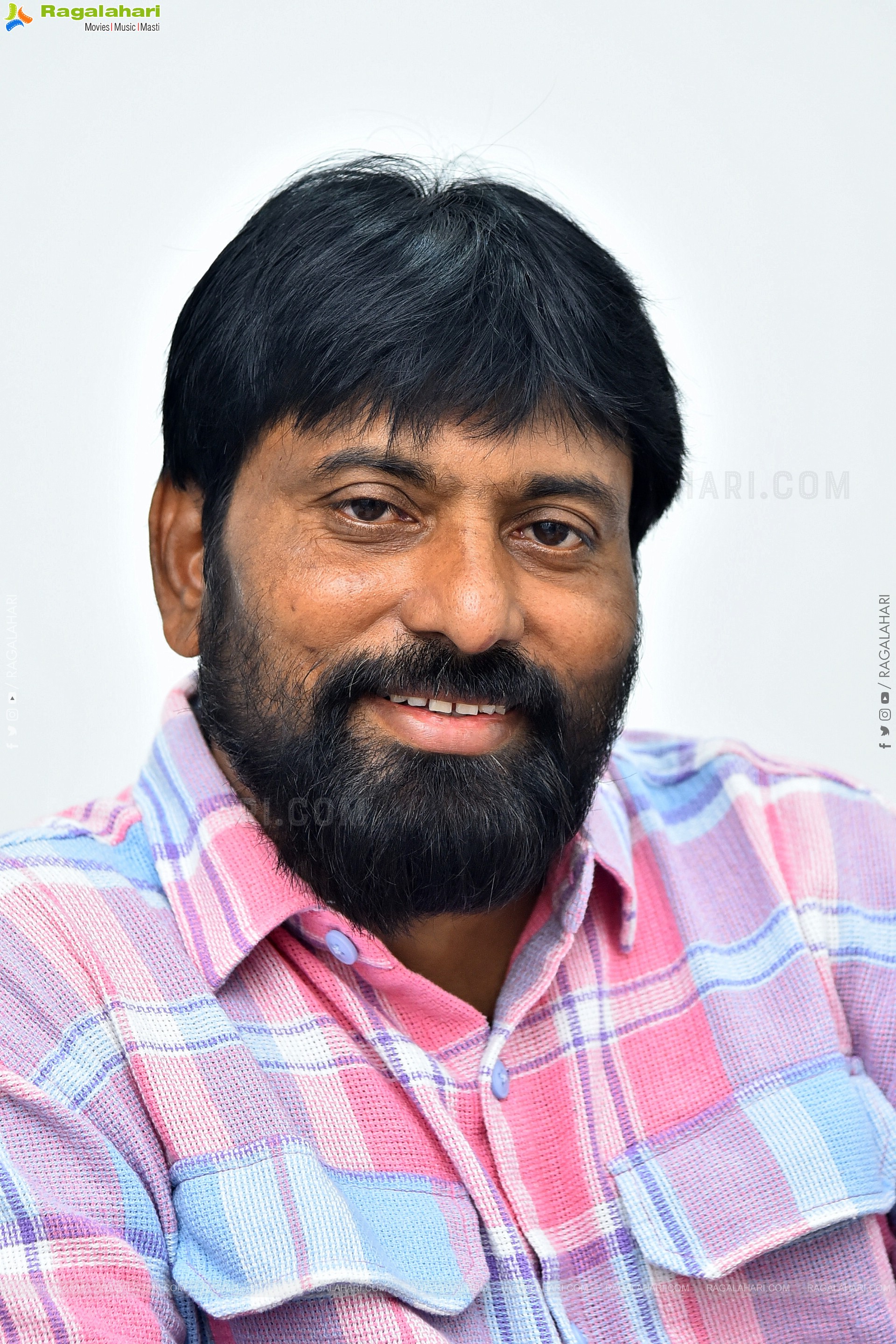 Director Malli Ankam at Aa Okkati Adakku Interview, HD Gallery