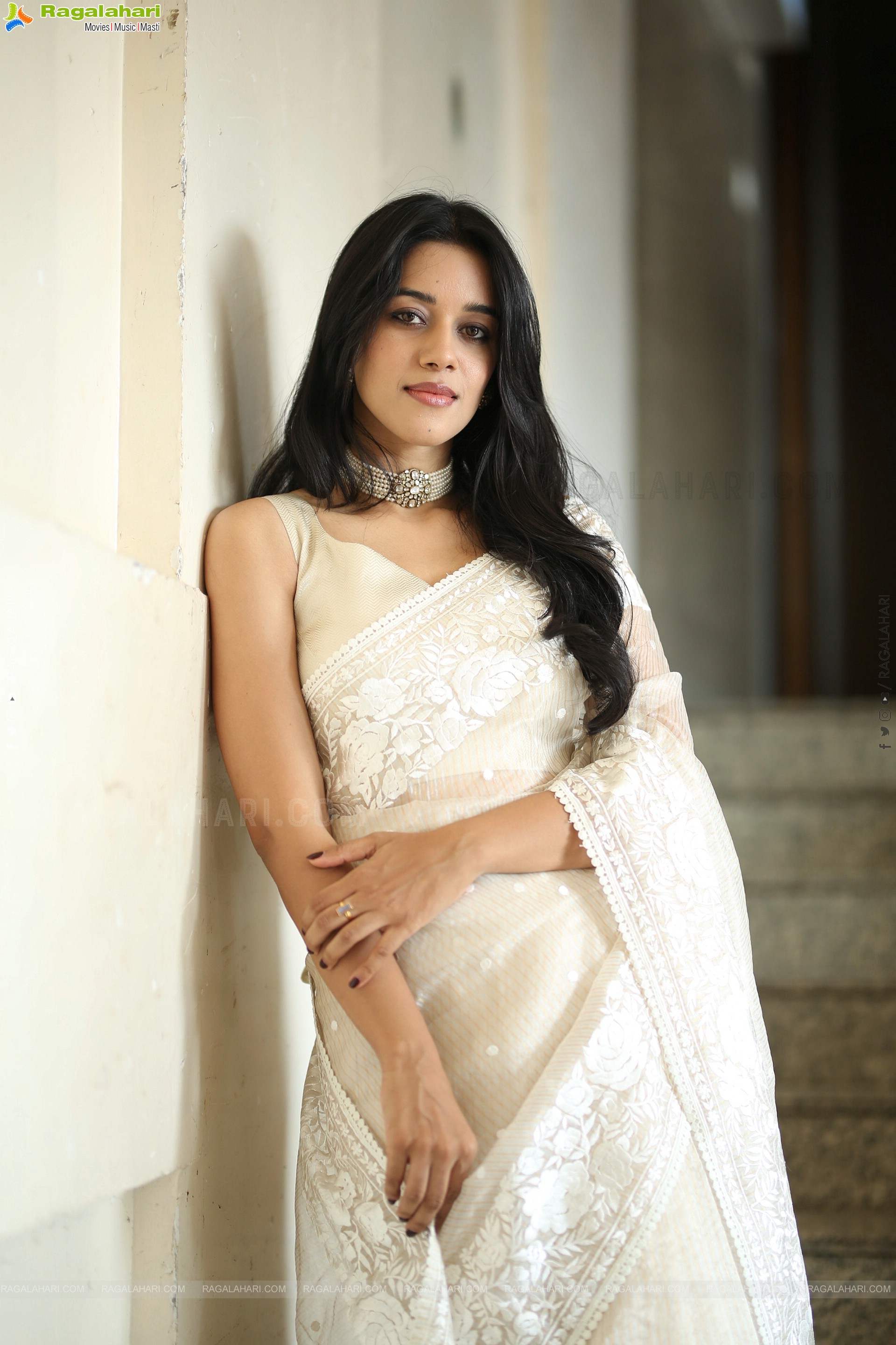 Mirnalini Ravi at Love Guru Movie Pre Release Event, HD Gallery