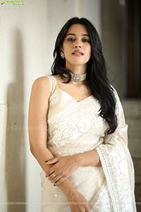 Mirnalini Ravi at Love Guru Movie Pre Release Event