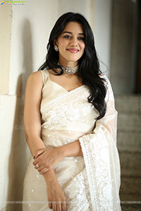 Mirnalini Ravi at Love Guru Movie Pre Release Event