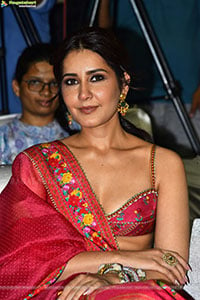 Raashi Khanna at Baak Movie Pre Release Event, HD Gallery