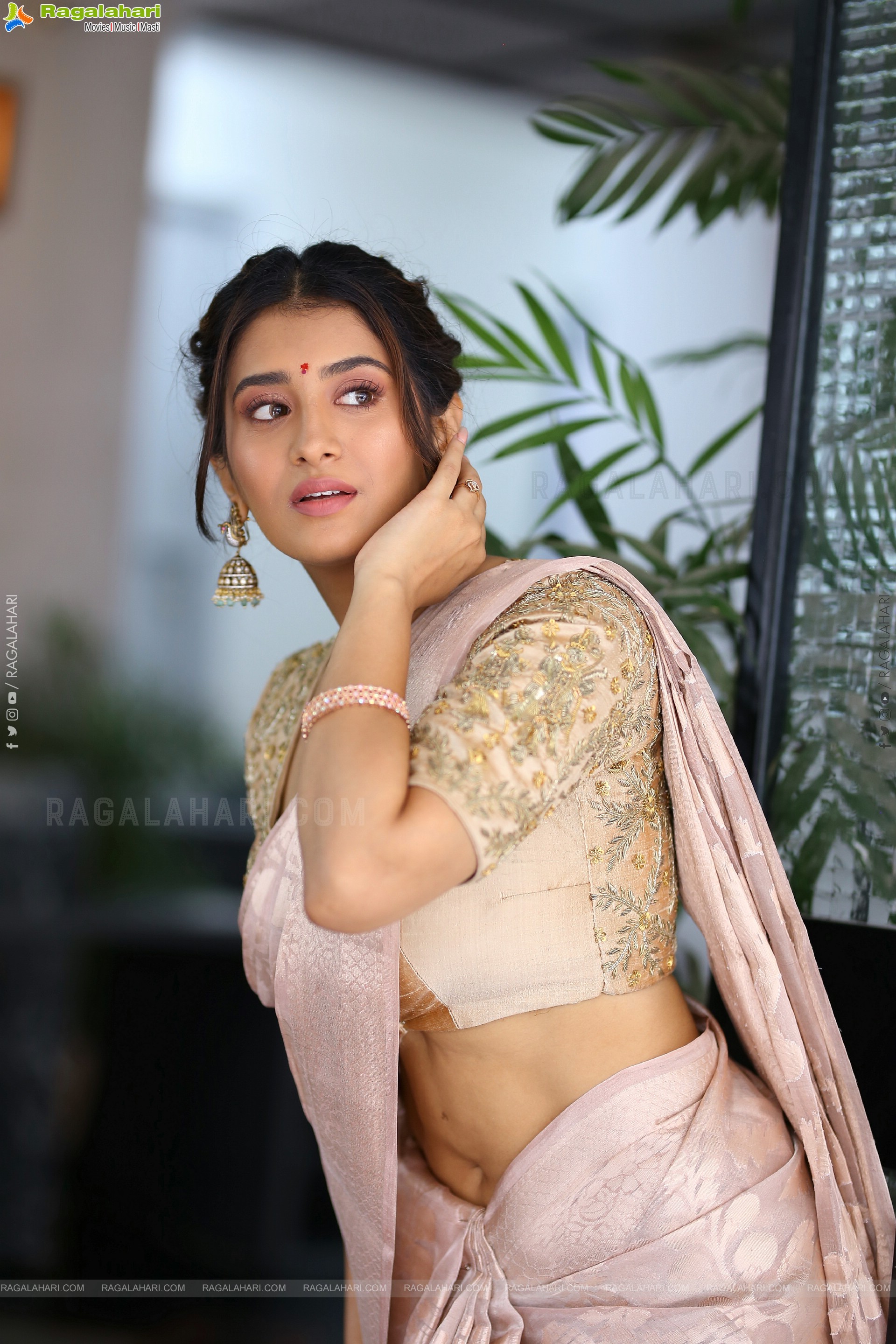 Rashi Singh at New Movie Launch, HD Gallery