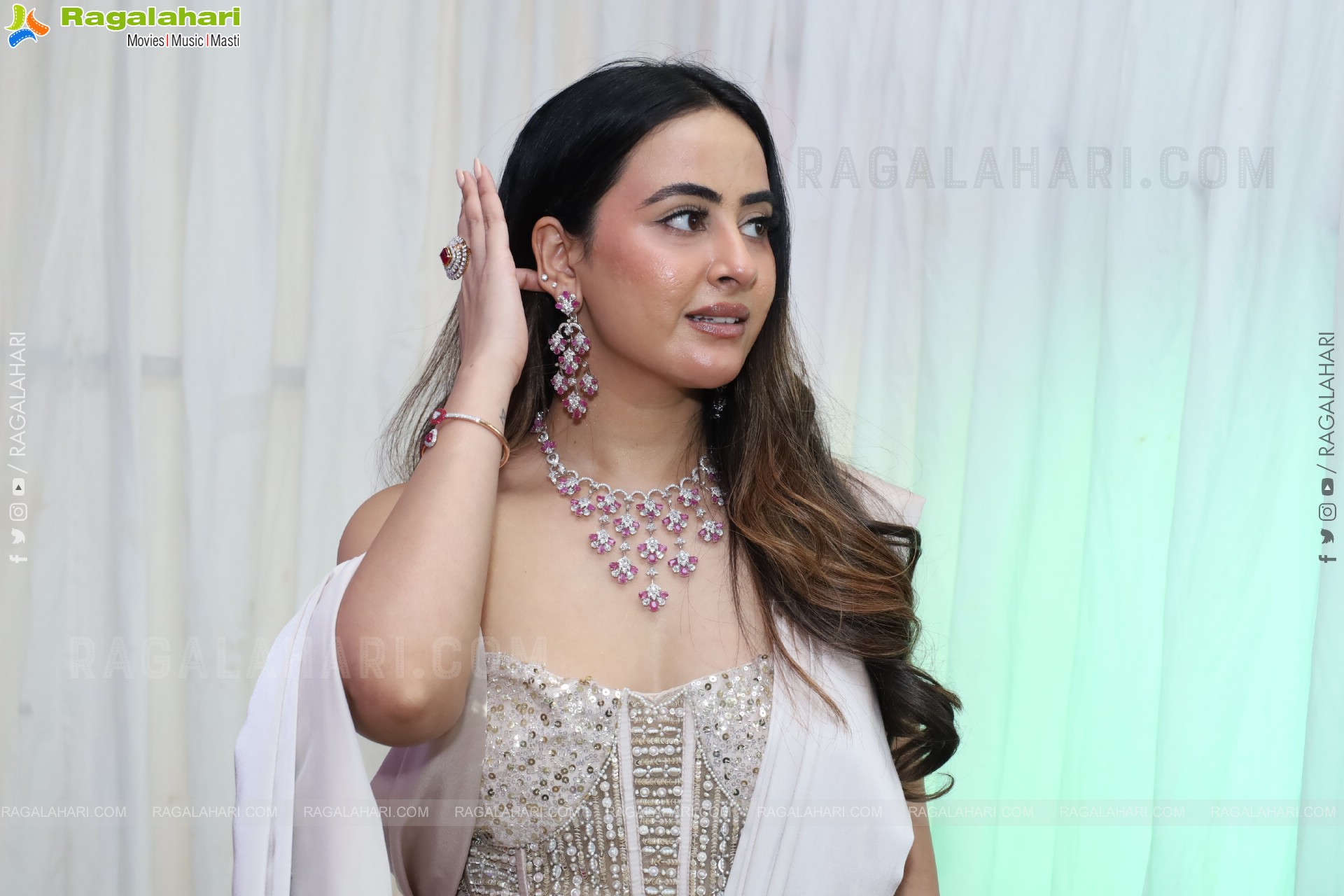 Ameeksha Pawar at Hi Life Jewels Launch Event, HD Gallery