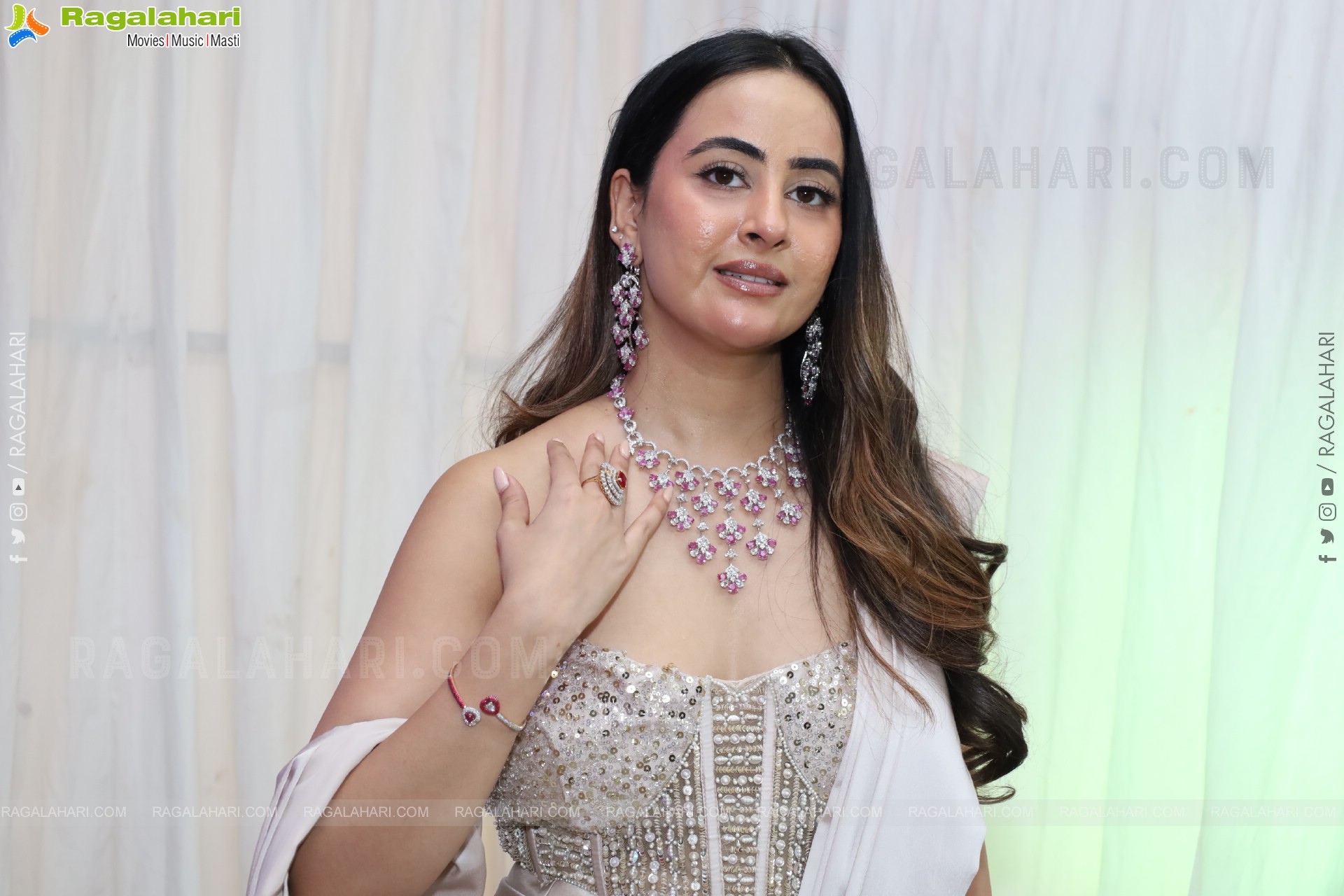 Ameeksha Pawar at Hi Life Jewels Launch Event, HD Gallery