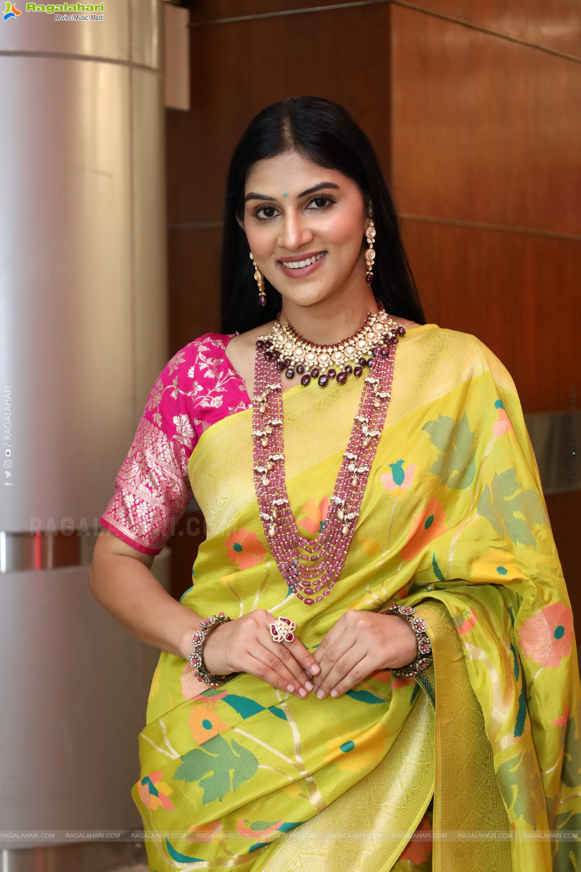 Aparna Reddy stills in Saree, HD Gallery