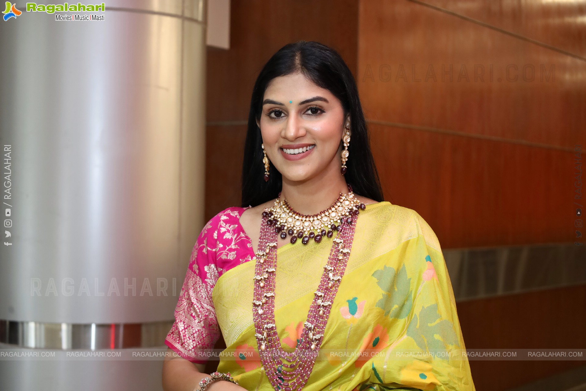Aparna Reddy stills in Saree, HD Gallery