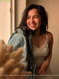 Komalee Prasad Latest Photoshoot Stills, HD Gallery