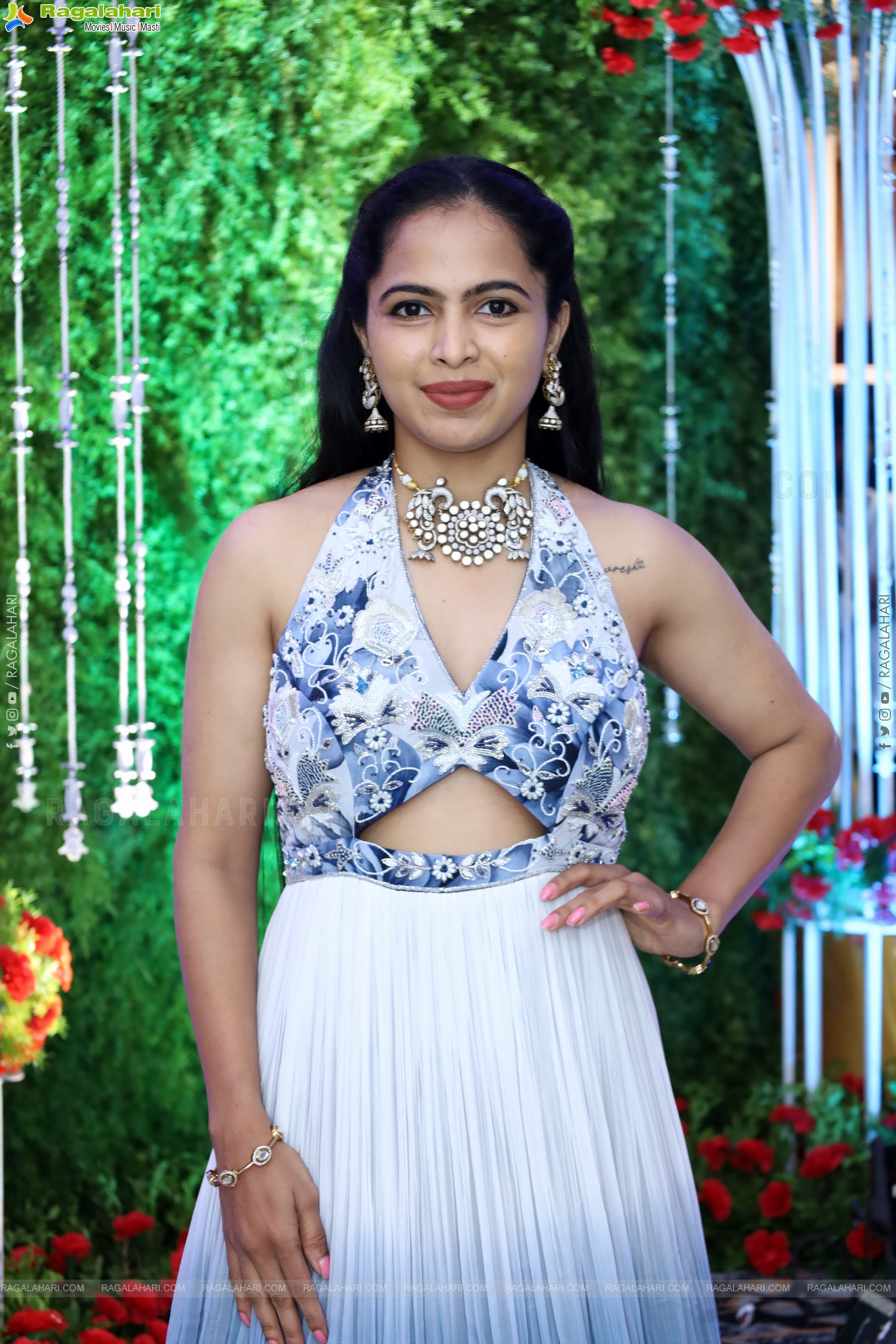 Neha Shukla Latest Photoshoot Stills, HD Gallery