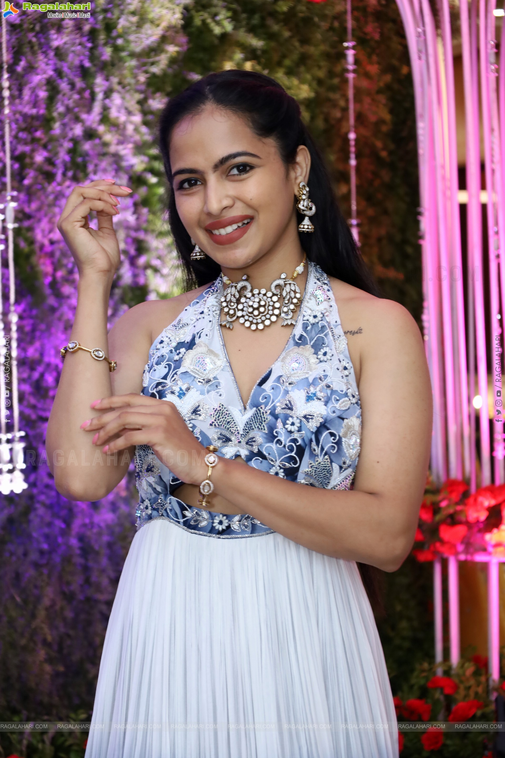 Neha Shukla Latest Photoshoot Stills, HD Gallery