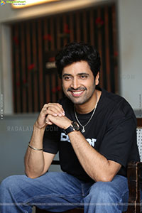 Adivi Sesh at Dacoit Movie Interview, HD Gallery 