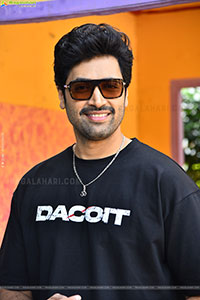 Adivi Sesh at Dacoit Movie Interview, HD Gallery 