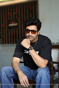 Adivi Sesh at Dacoit Movie Interview, HD Gallery 