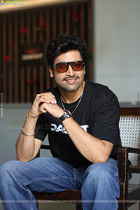 Adivi Sesh at Dacoit Movie Interview, HD Gallery 