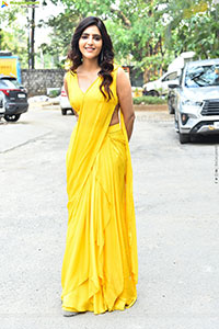 Athulya Ravi stills in Yellow Saree, HD Gallery