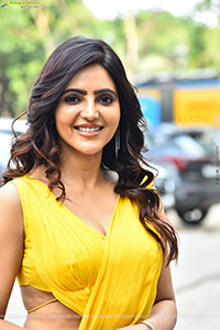 Athulya Ravi stills in Yellow Saree, HD Gallery