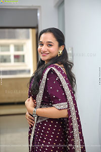 Bhuvaneshwari stills in Traditional Saree, HD Gallery