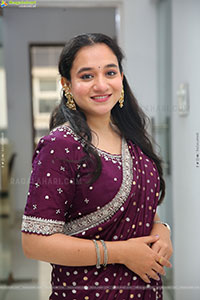 Bhuvaneshwari stills in Traditional Saree, HD Gallery