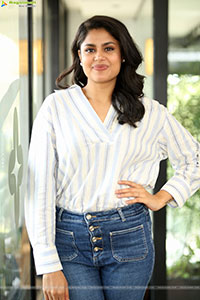 Faria Abdullah at Gaaya Padda Simham Interview, HD Gallery 