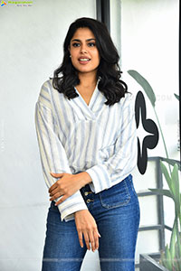 Faria Abdullah at Gaaya Padda Simham Interview, HD Gallery 