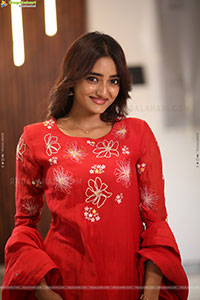 Hrithika Srinivas at Vadhala Teaser Event, HD Gallery 