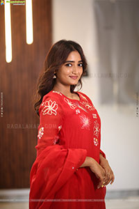 Hrithika Srinivas at Vadhala Teaser Event, HD Gallery 